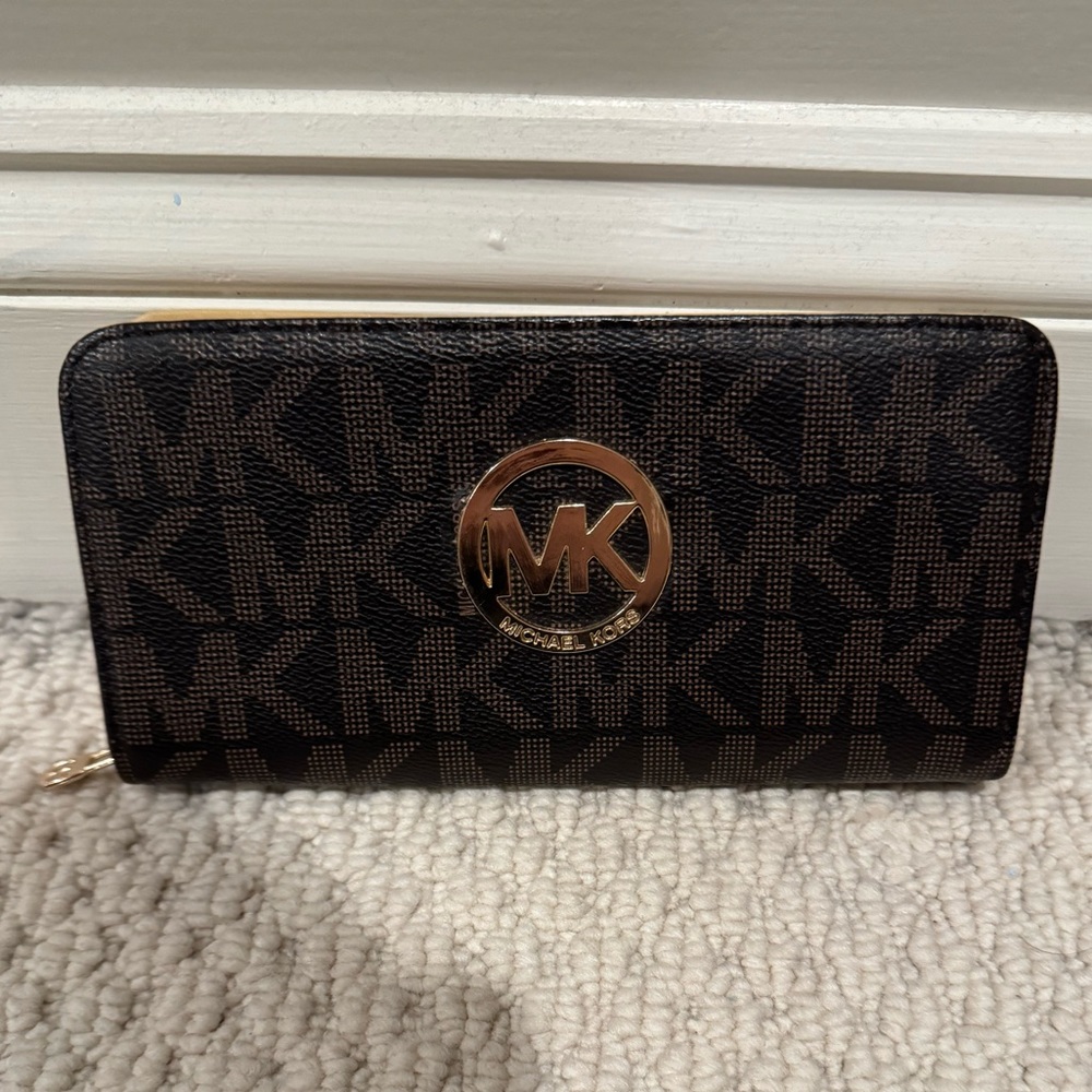 Michael Kors zip around wallet